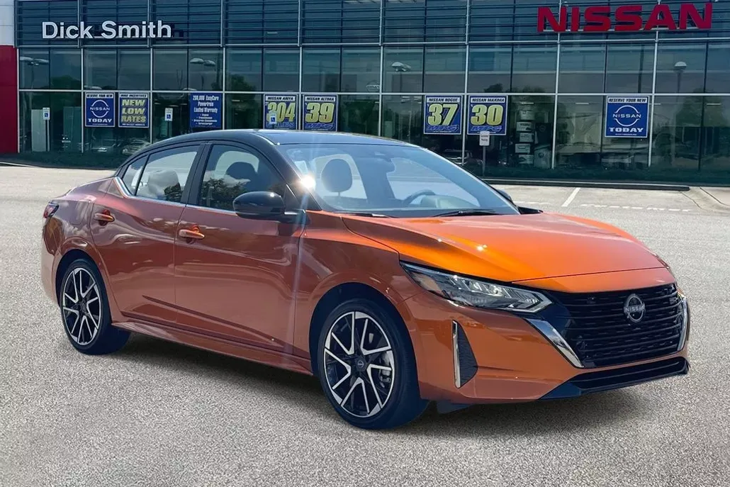 2025 Nissan Sentra SR photo 1