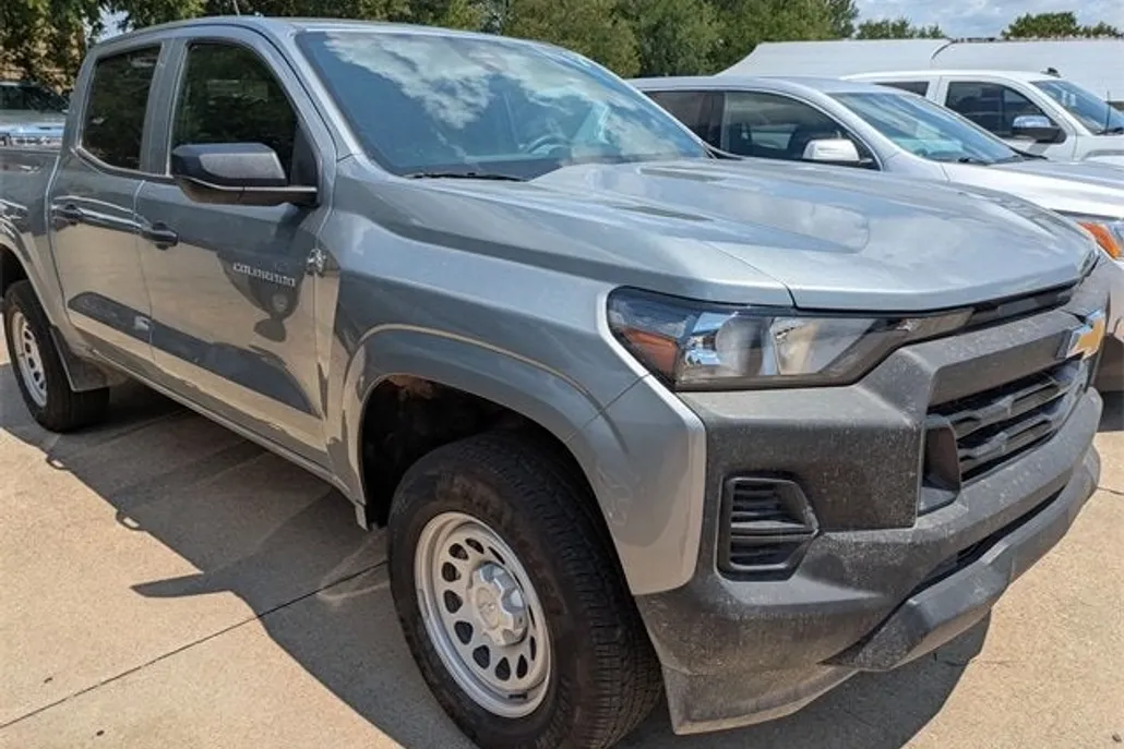 2024 Chevrolet Colorado Work Truck photo 1
