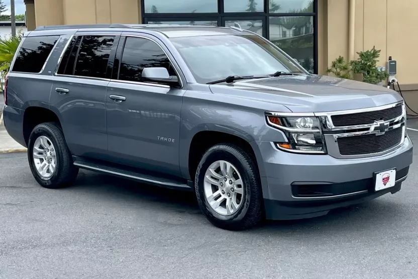 2019 Chevrolet Tahoe LT photo 1