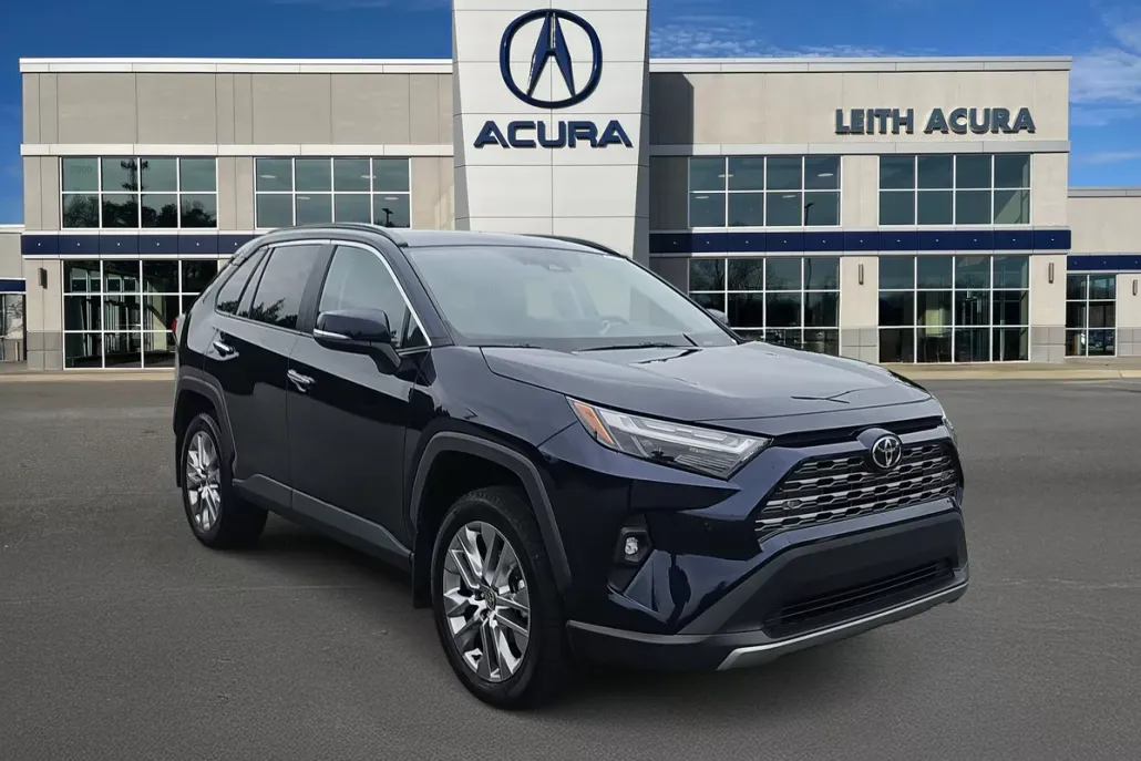 2023 Toyota RAV4 Limited photo 1