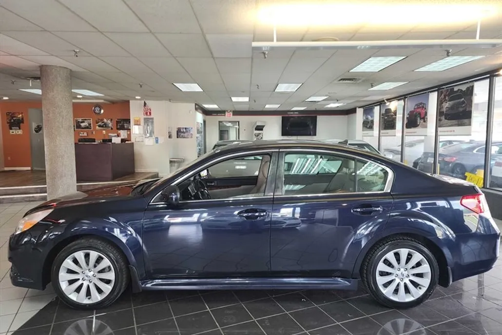 2012 Subaru Legacy 2.5i Limited photo 1