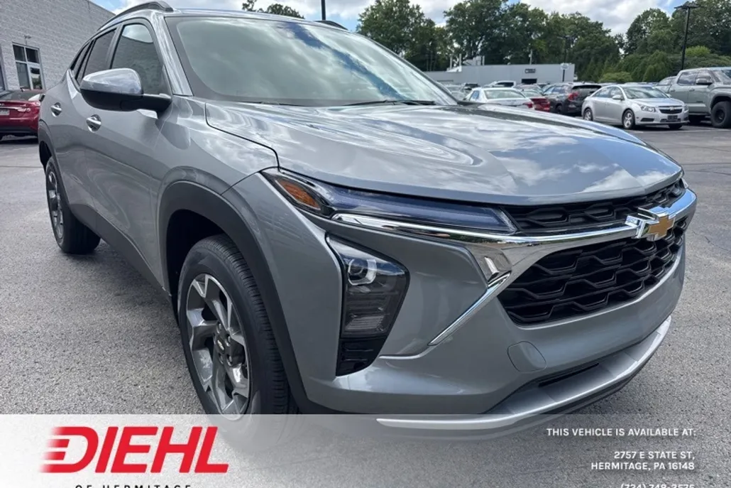 2025 Chevrolet Trax LT photo 1