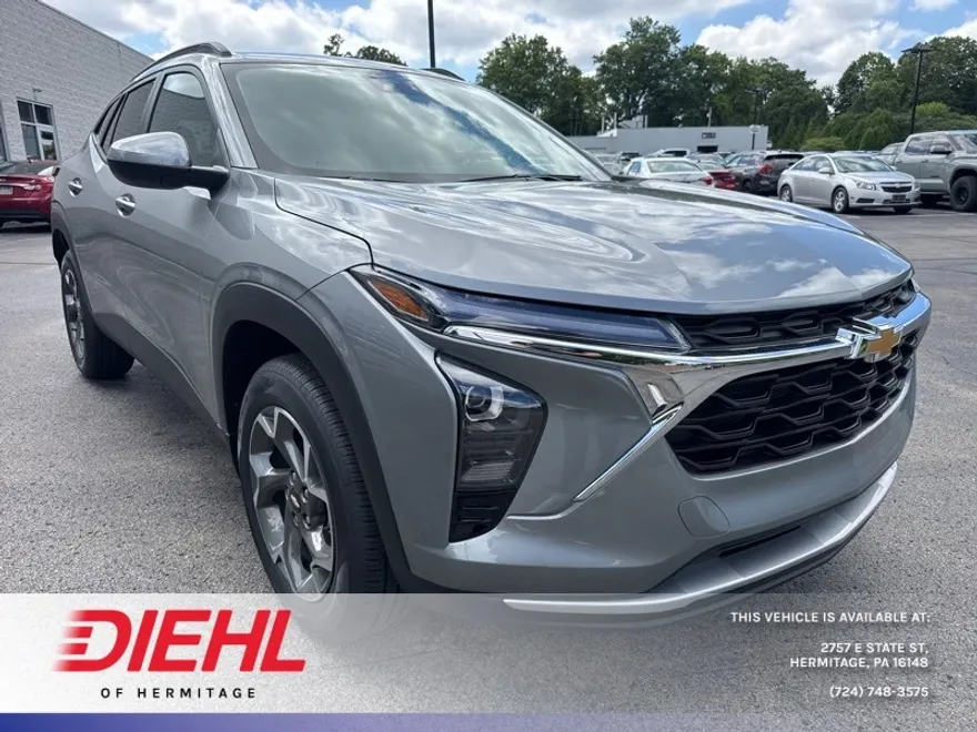 2025 Chevrolet Trax LT photo 1