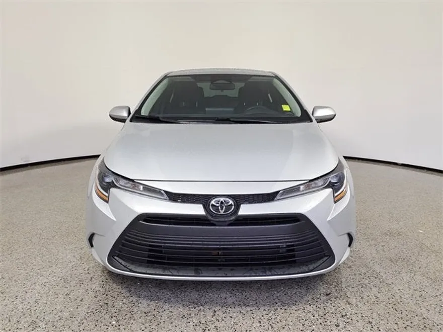 2024 Toyota Corolla LE photo 1