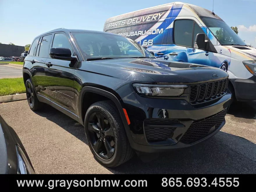 2023 Jeep Grand Cherokee Altitude photo 1