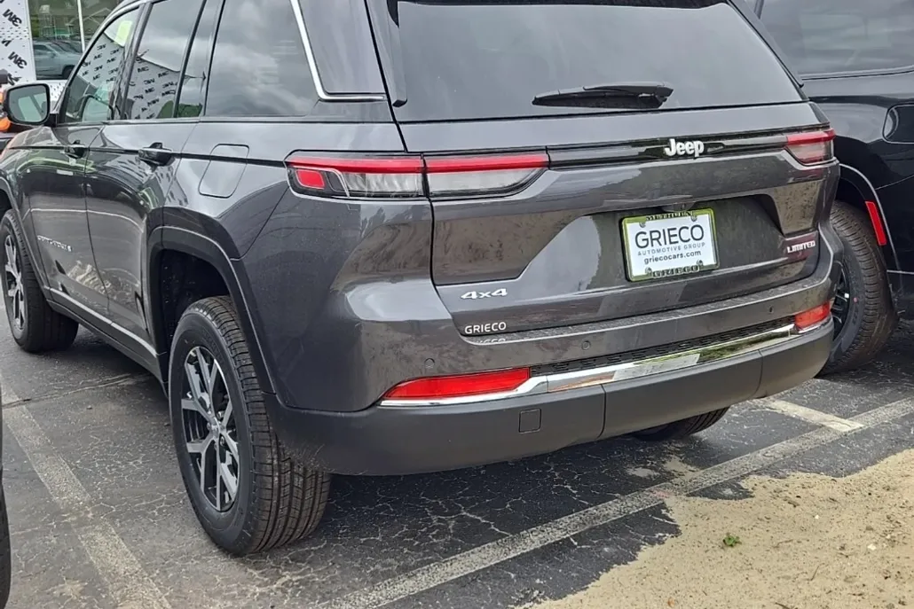 2025 Jeep Grand Cherokee Limited photo 1