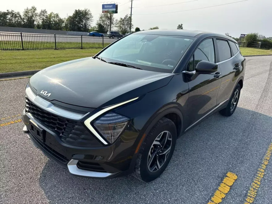 2024 Kia Sportage LX photo 1