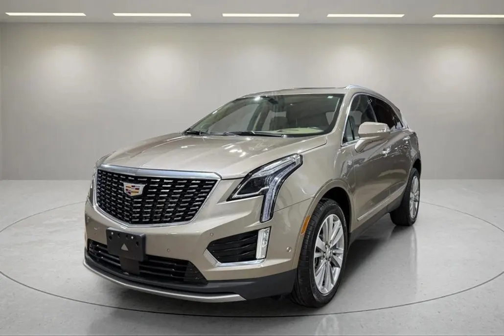 2023 Cadillac XT5 Platinum Premium Luxury photo 1