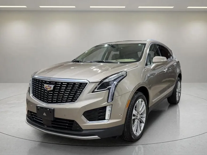 2023 Cadillac XT5 Platinum Premium Luxury photo 1