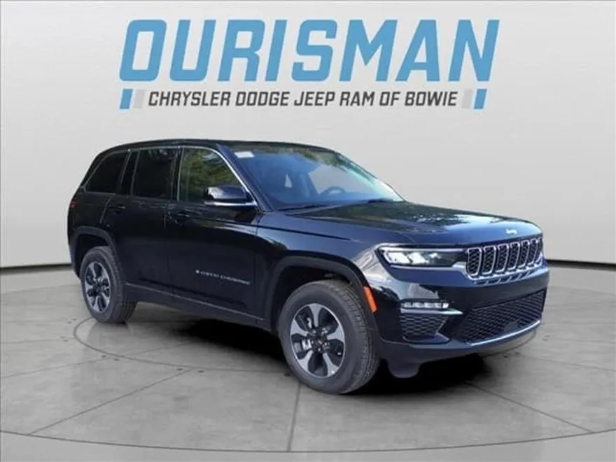 2024 Jeep Cherokee 4xe Base photo 1