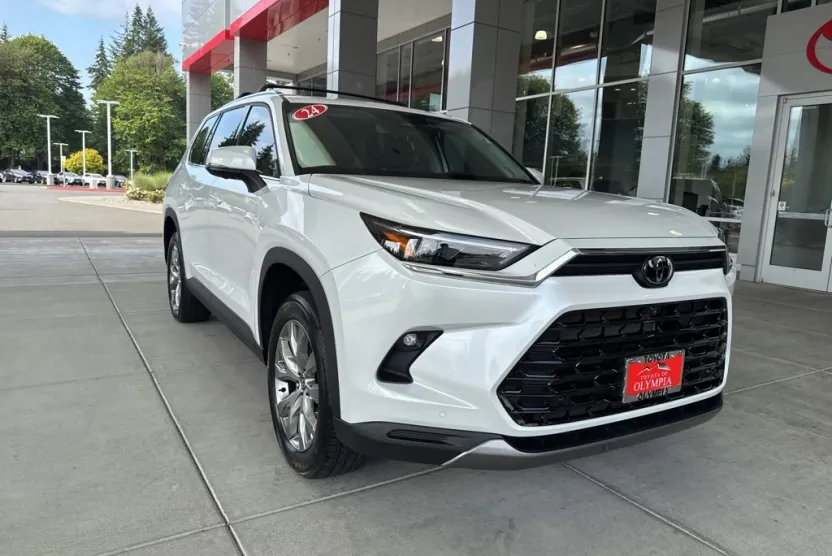 2024 Toyota Grand Highlander Limited photo 1
