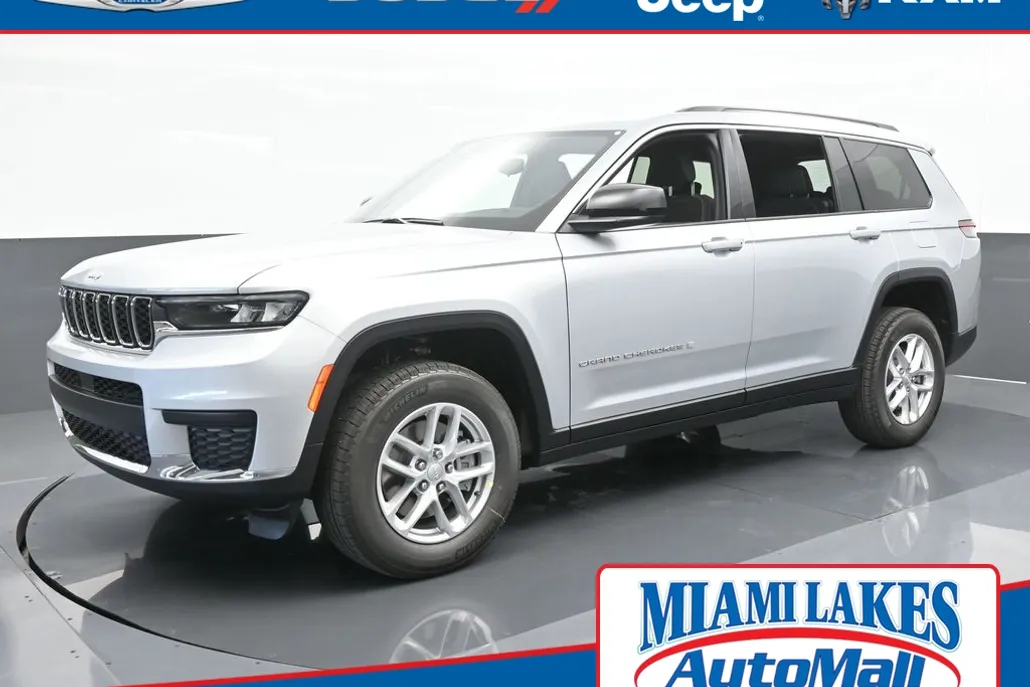 2024 Jeep Grand Cherokee Laredo photo 1