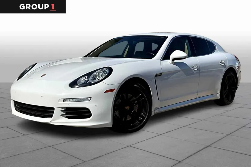2015 Porsche Panamera S photo 1