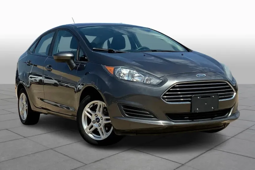 2017 Ford Fiesta SE photo 1
