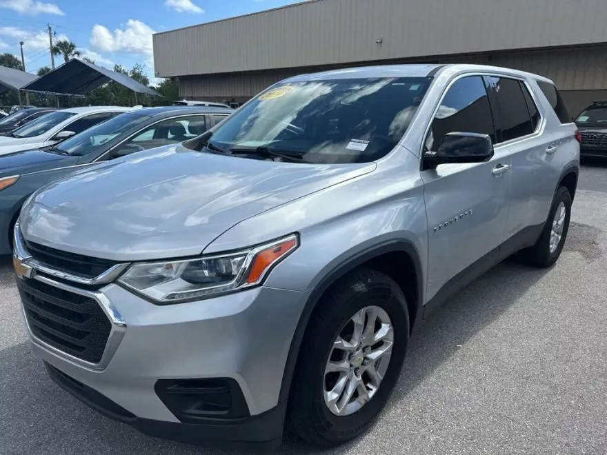 2019 Chevrolet Traverse LS photo 1