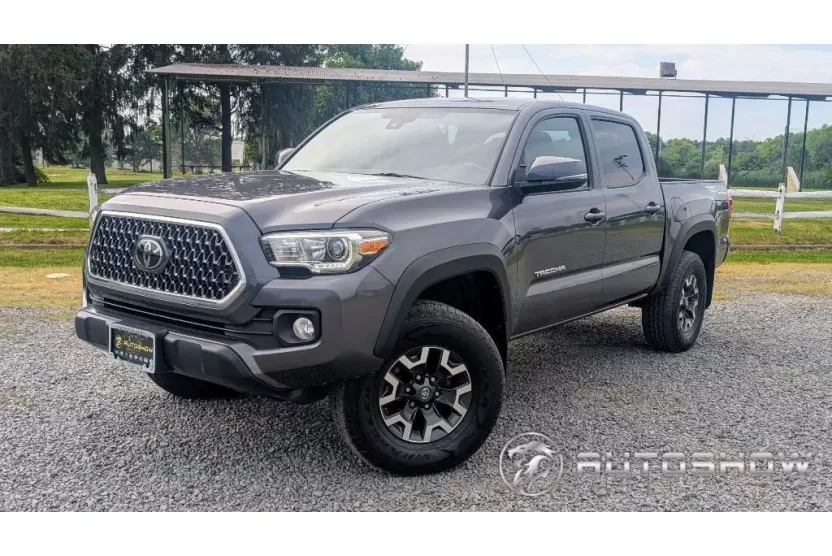 2019 Toyota Tacoma TRD Sport Double Cab V6 photo 1