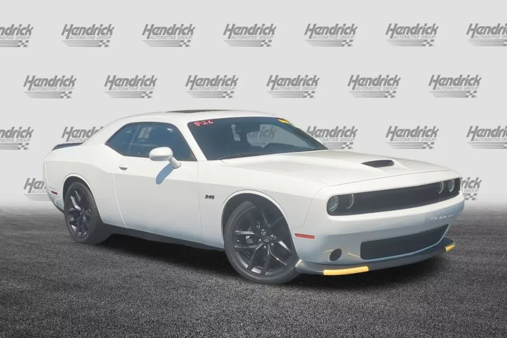 2023 Dodge Challenger R/T photo 1