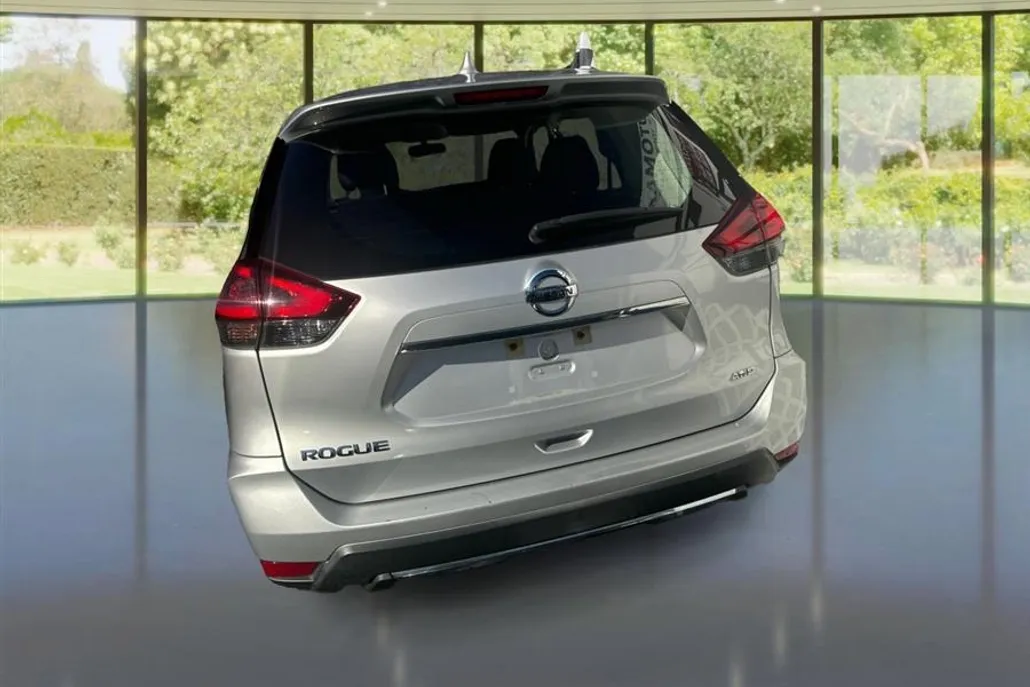 2018 Nissan Rogue S photo 1