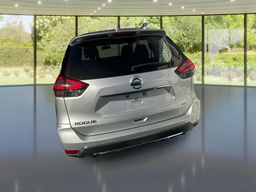 2018 Nissan Rogue S photo 1