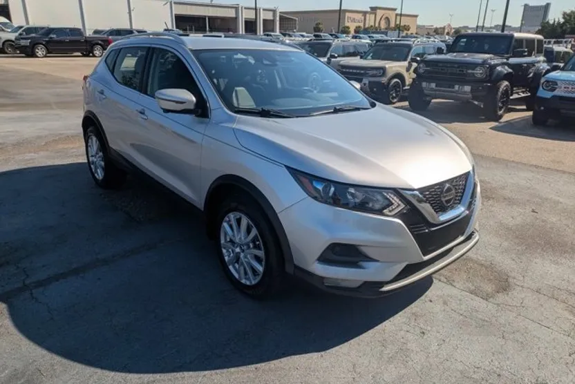2020 Nissan Rogue Sport SV photo 1