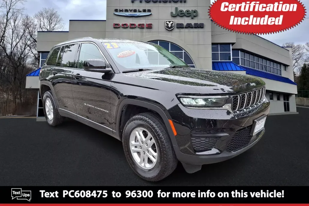 2023 Jeep Grand Cherokee Laredo photo 1