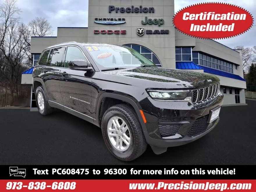 2023 Jeep Grand Cherokee Laredo photo 1