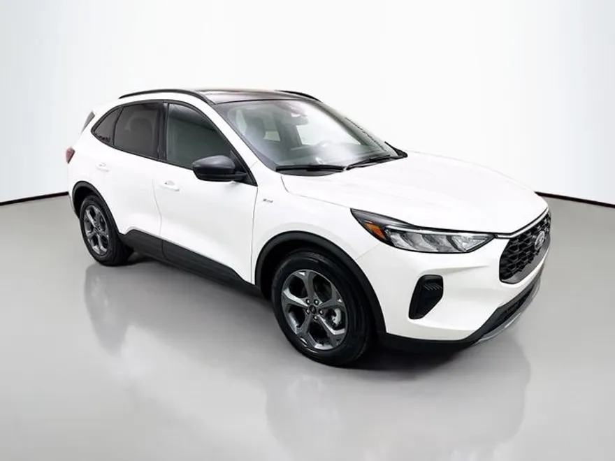 2025 Ford Escape Hybrid ST-Line photo 1