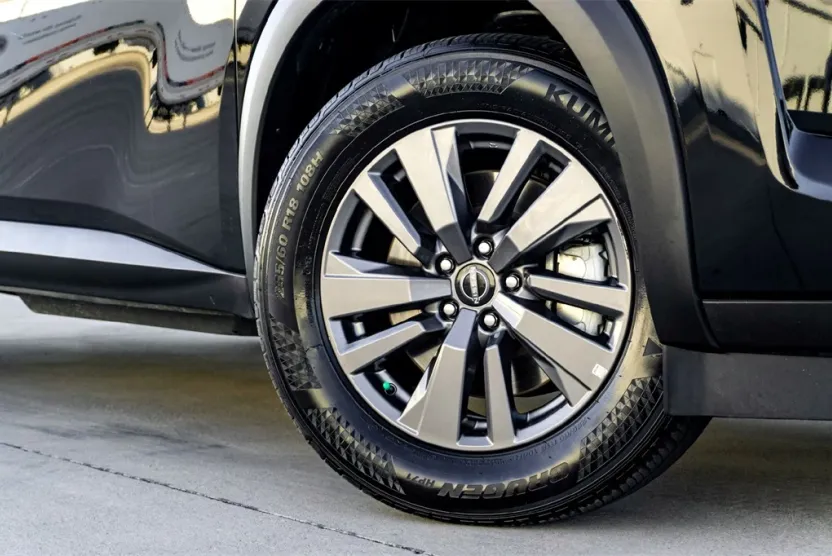 2025 Nissan Pathfinder SV photo 1