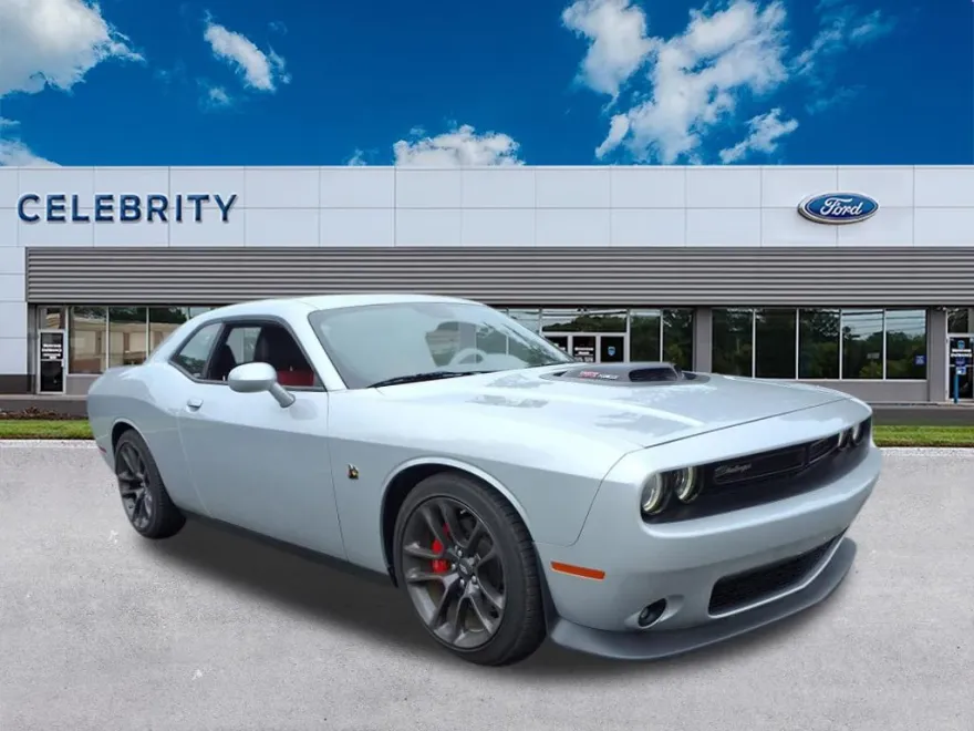 2022 Dodge Challenger R/T Scat Pack photo 1
