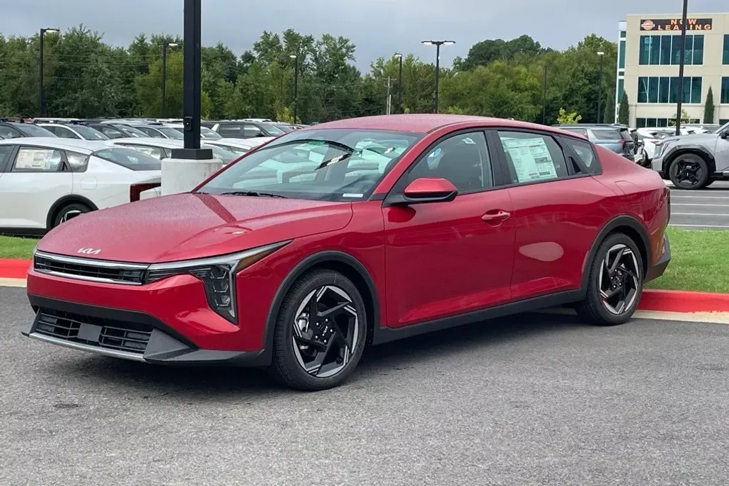 2025 Kia K4 EX photo 1