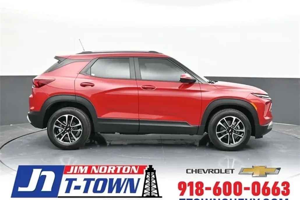 2026 Chevrolet Trailblazer LT photo 1