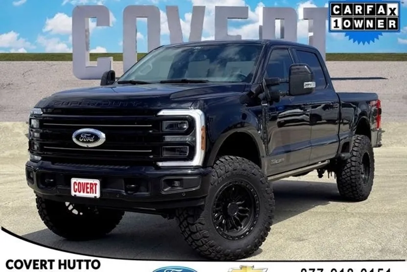 2025 Ford F-250 Platinum photo 1