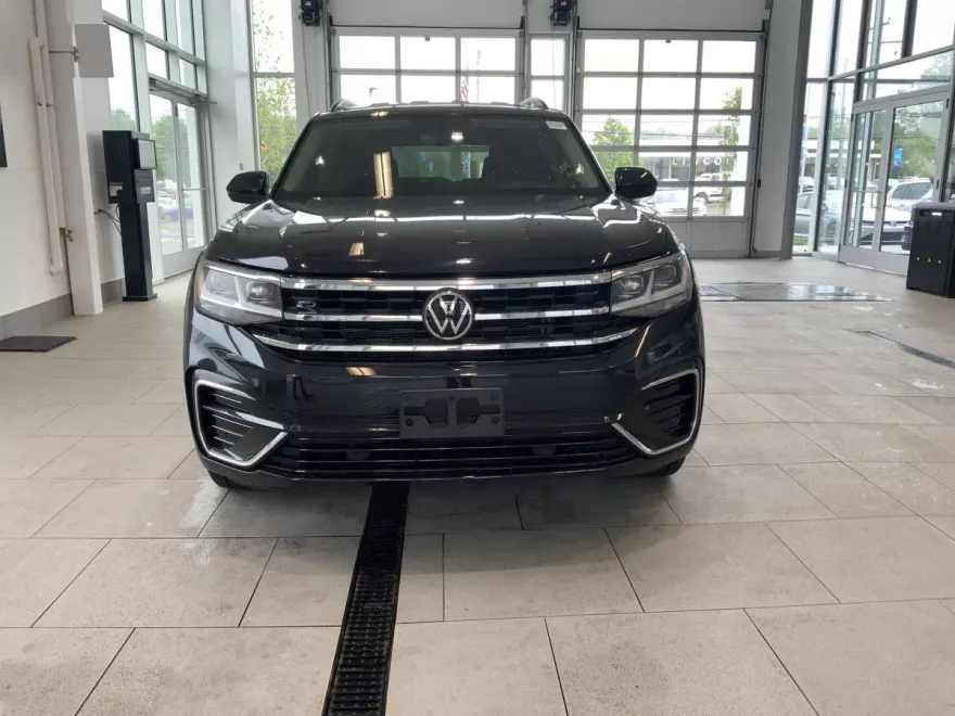 2021 Volkswagen Atlas V6 SE Technology R-Line photo 2