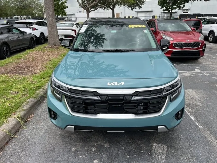 2024 Kia Seltos SX photo 1