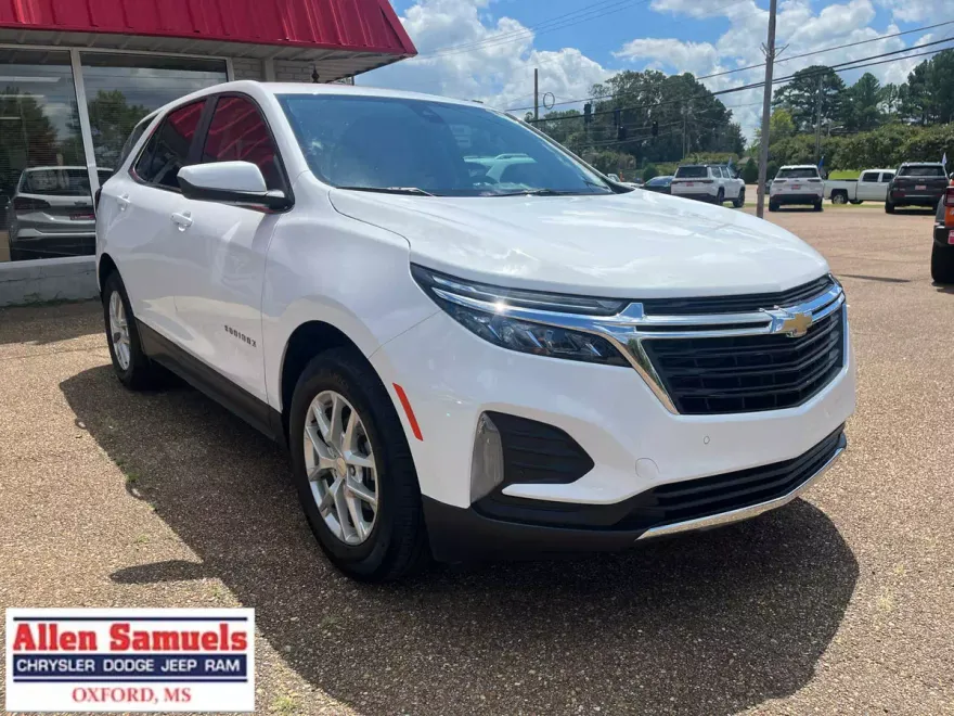 2024 Chevrolet Equinox LT photo 1
