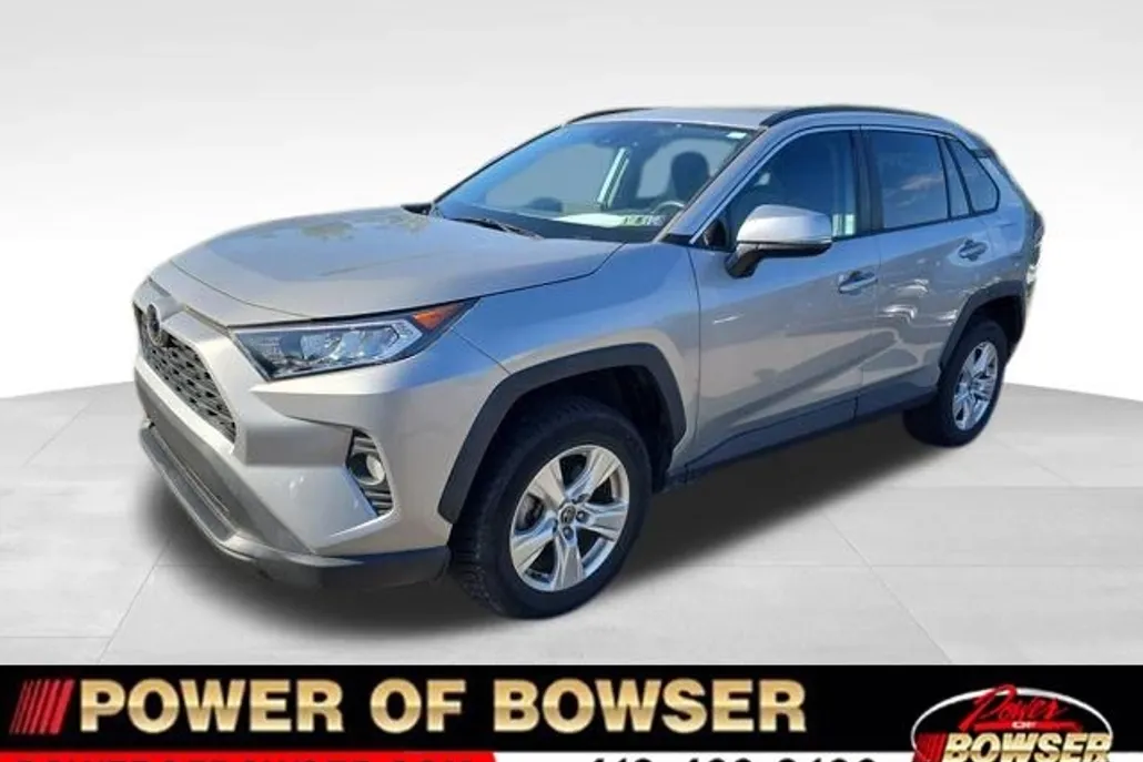 2021 Toyota RAV4 XLE photo 1