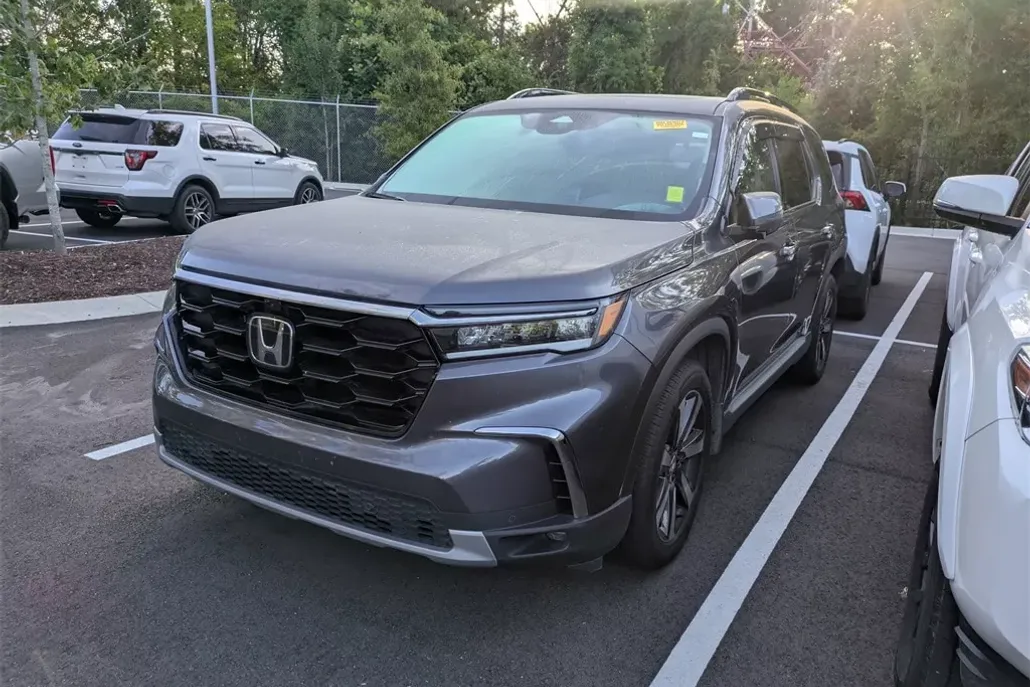 2023 Honda Pilot Elite photo 1