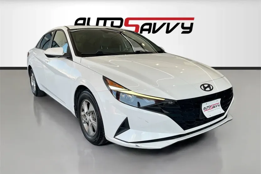 2022 Hyundai Elantra SE photo 1
