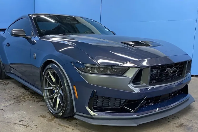 2024 Ford Mustang Dark Horse photo 1