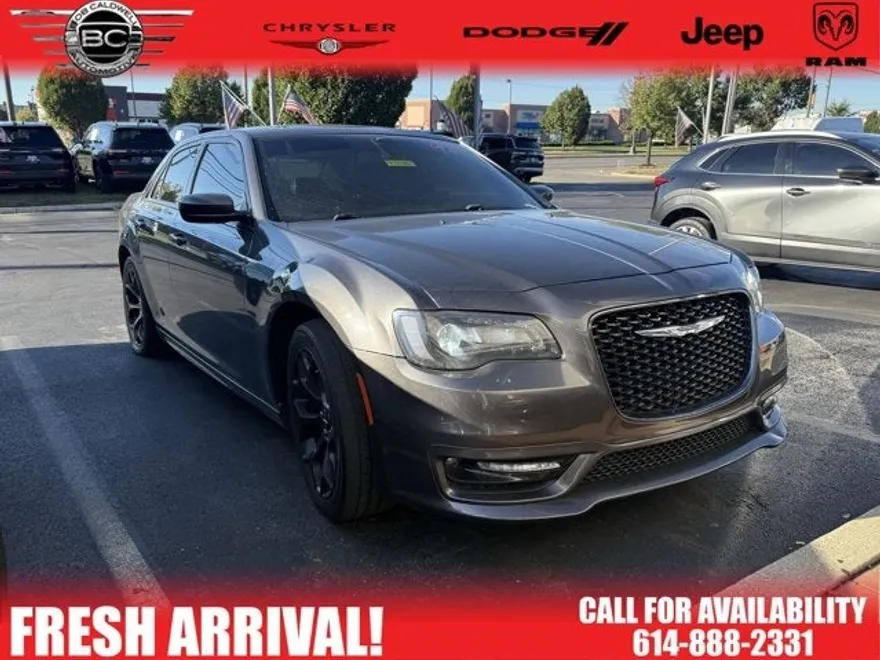 2020 Chrysler 300 photo 1