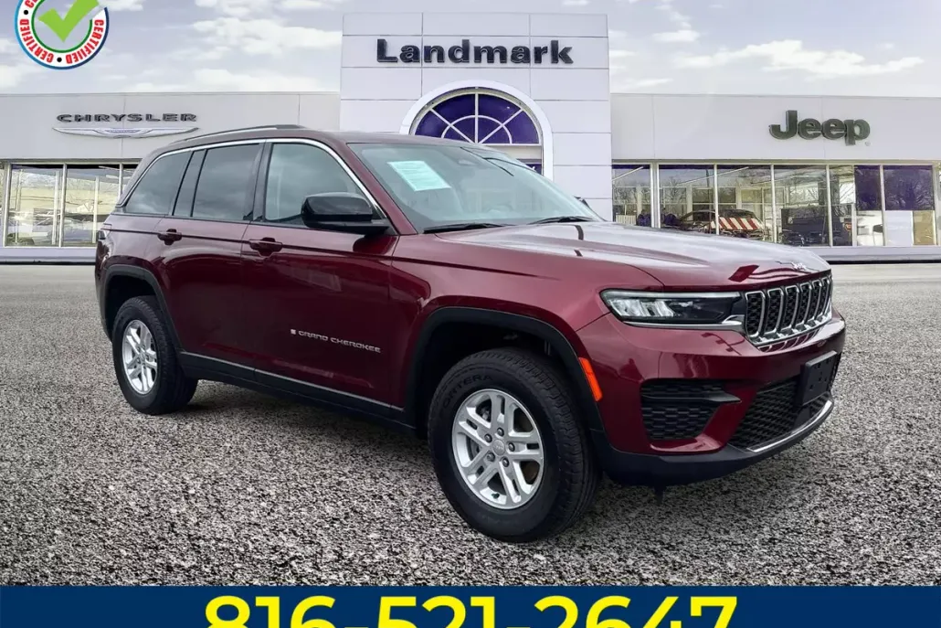 2023 Jeep Grand Cherokee Laredo photo 1