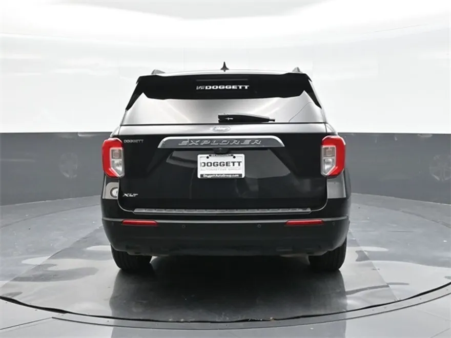 2021 Ford Explorer XLT photo 1