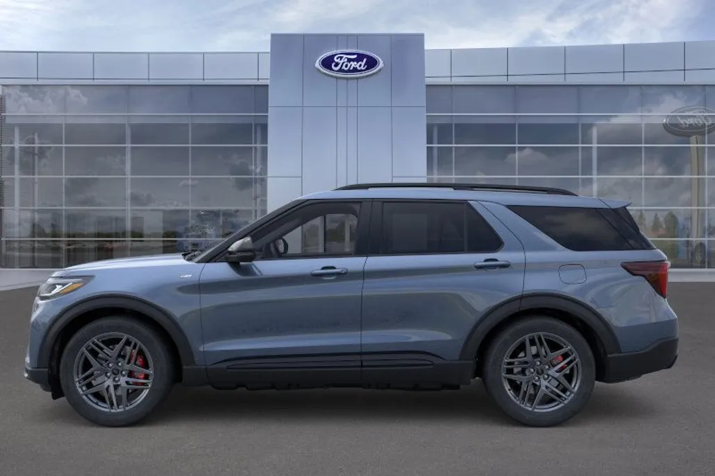 2025 Ford Explorer ST-Line photo 1