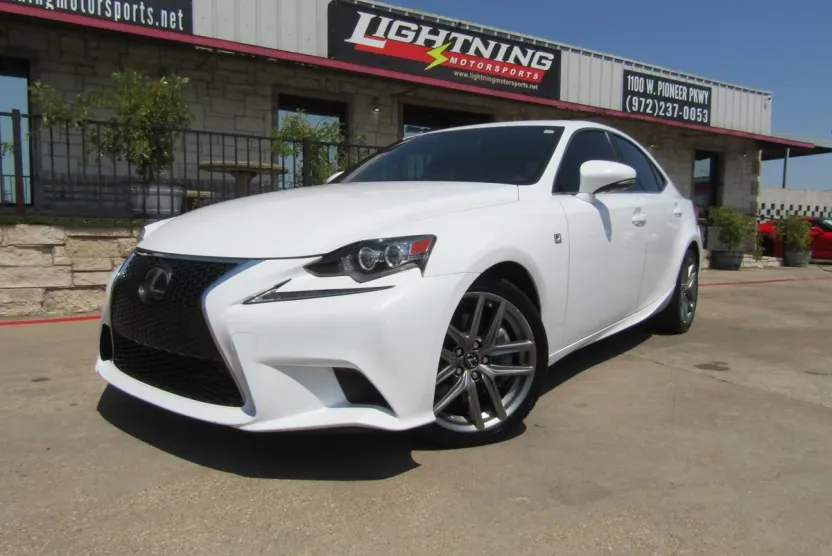 2016 Lexus IS 200t photo 1