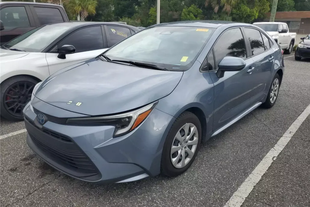 2023 Toyota Corolla Hybrid LE photo 1