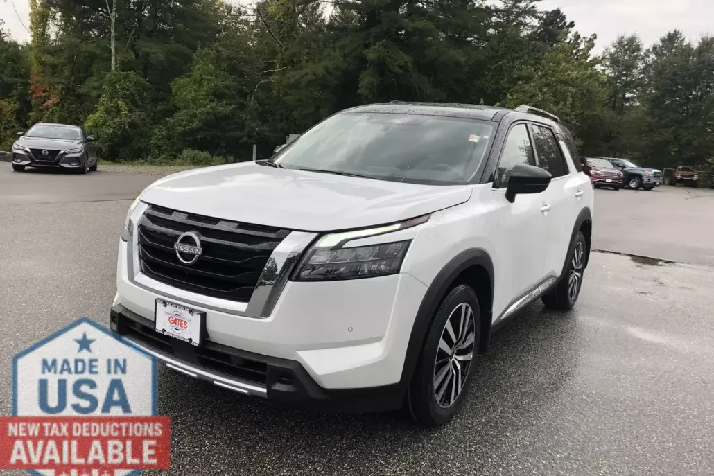 2025 Nissan Pathfinder Platinum photo 1