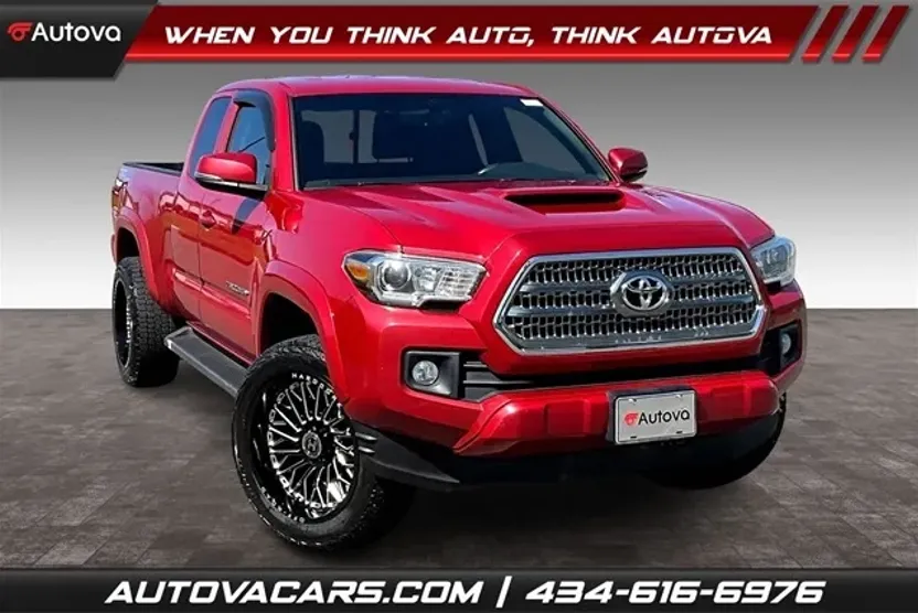 2017 Toyota Tacoma SR5 TRD Sport photo 1