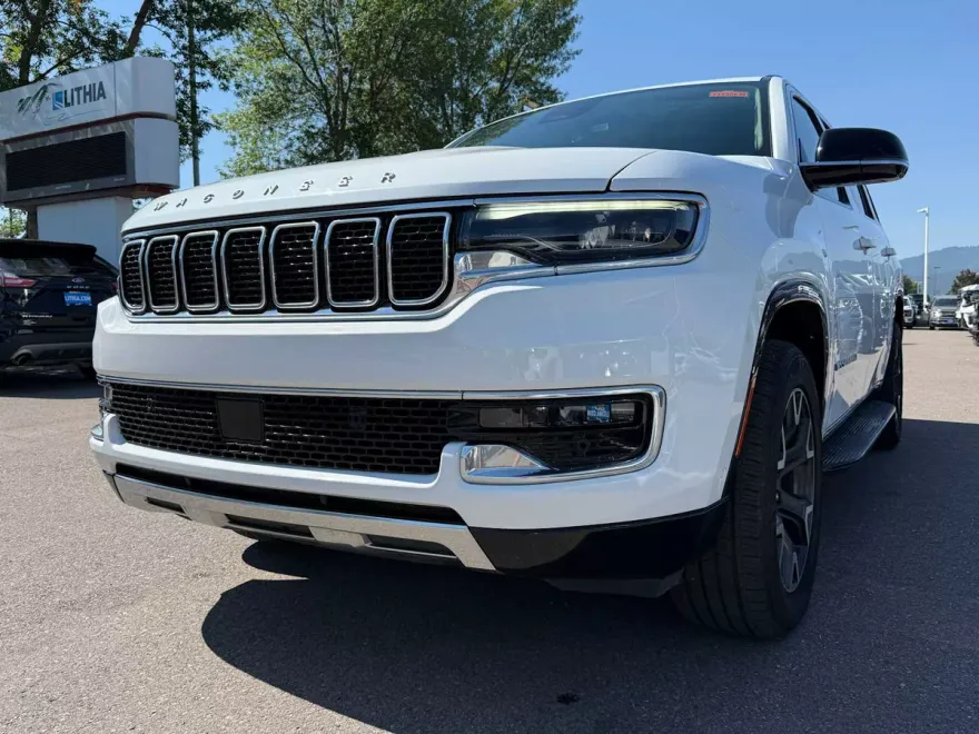 2023 Jeep Wagoneer Series III photo 1