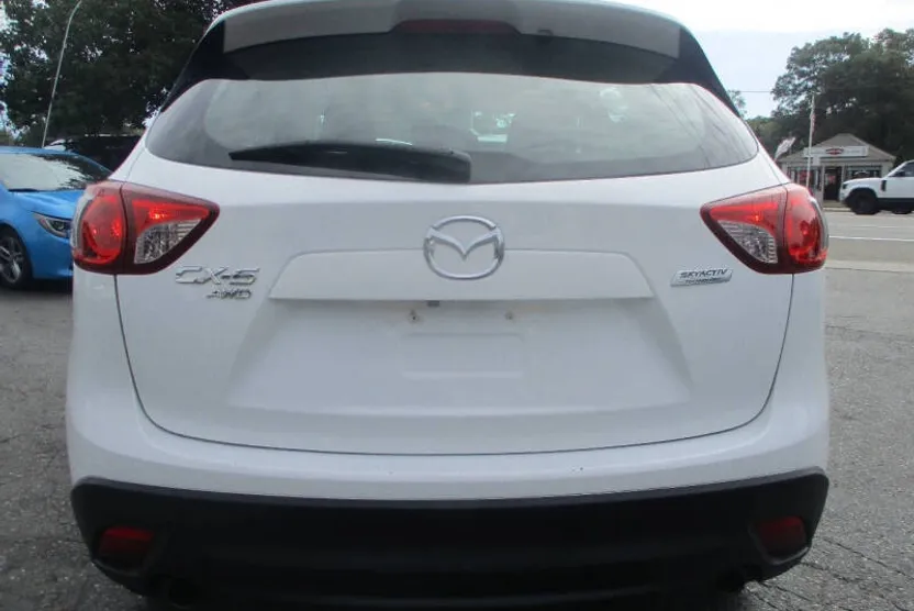 2016 Mazda CX-5 Sport photo 1