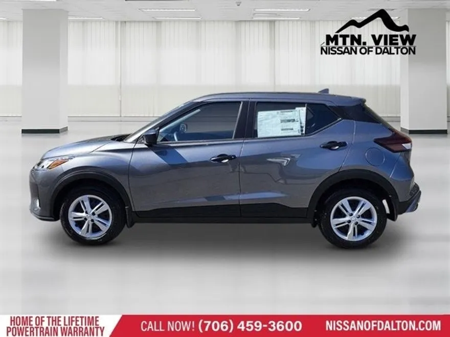 2025 Nissan Kicks Play S photo 1